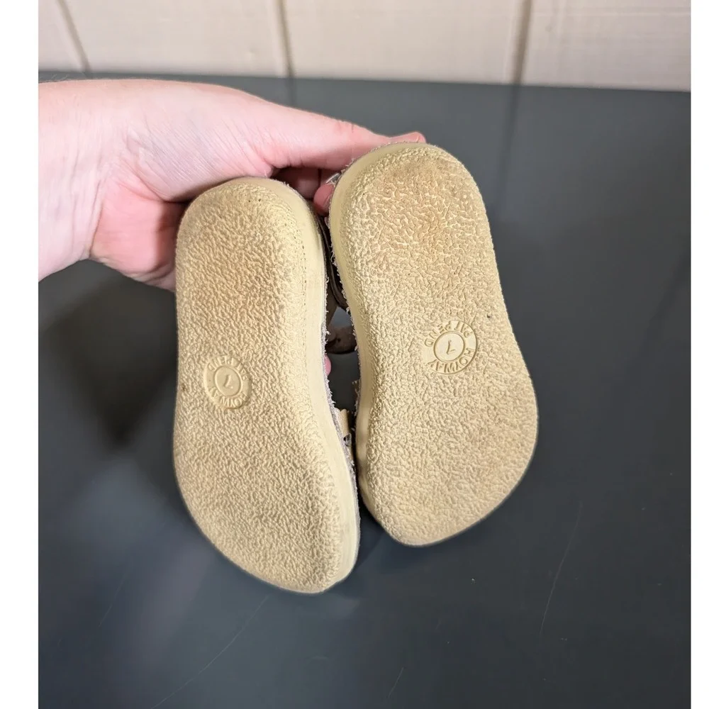 Salt Water Sandals Sun-San Sweetheart Gold Leather Heart Cutout Sandals Size 7